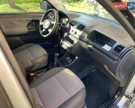 Шкода Фабия 2010 в Самборе на Automoto.ua Серый Шкода Фабия, объемом двигателя 1.39 л и пробегом 290 тыс. км за 4800 $, фото 29 на Automoto.ua