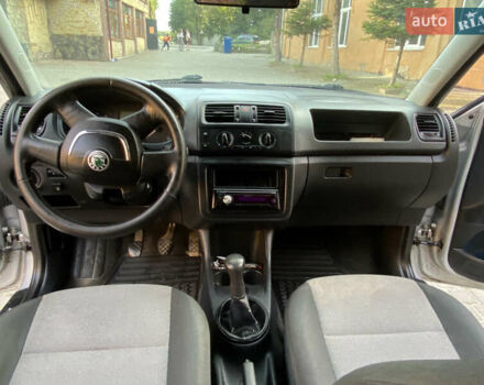 Шкода Фабия 2010 в Самборе на Automoto.ua Серый Шкода Фабия, объемом двигателя 1.39 л и пробегом 290 тыс. км за 4800 $, фото 24 на Automoto.ua