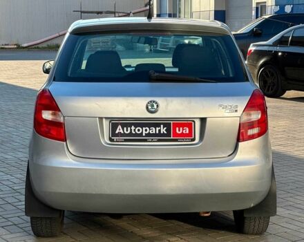 Серый Шкода Фабия, объемом двигателя 1.4 л и пробегом 225 тыс. км за 5400 $, фото 6 на Automoto.ua