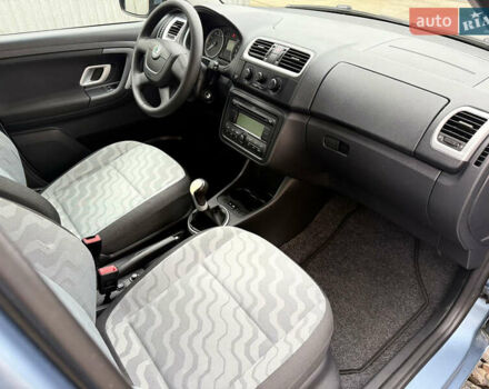 Серый Шкода Фабия, объемом двигателя 1.2 л и пробегом 152 тыс. км за 4500 $, фото 20 на Automoto.ua