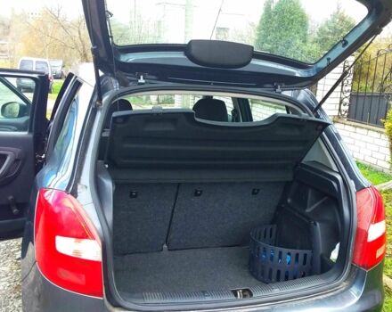 Шкода Фабия 2010 в Пятихатках на Automoto.ua Серый Шкода Фабия, объемом двигателя 1.4 л и пробегом 236 тыс. км за 5250 $, фото 4 на Automoto.ua