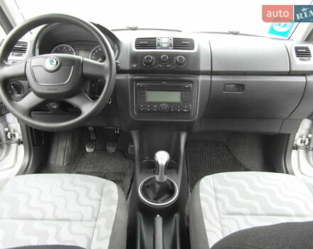 Серый Шкода Фабия, объемом двигателя 1.2 л и пробегом 141 тыс. км за 5900 $, фото 12 на Automoto.ua