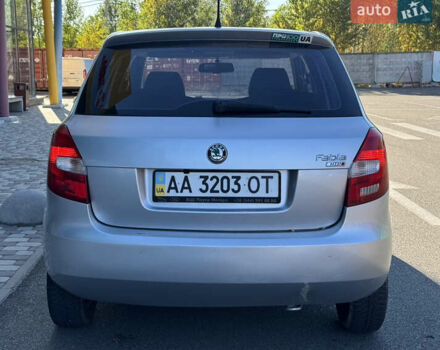 Шкода Фабия 2010 в Киеве на Automoto.ua Серый Шкода Фабия, объемом двигателя 1.2 л и пробегом 146 тыс. км за 4250 $, фото 3 на Automoto.ua