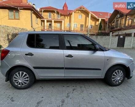 Шкода Фабия 2010 в Самборе на Automoto.ua Серый Шкода Фабия, объемом двигателя 1.39 л и пробегом 290 тыс. км за 4800 $, фото 6 на Automoto.ua