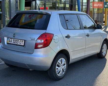 Шкода Фабия 2010 в Киеве на Automoto.ua Серый Шкода Фабия, объемом двигателя 1.2 л и пробегом 146 тыс. км за 4250 $, фото 2 на Automoto.ua