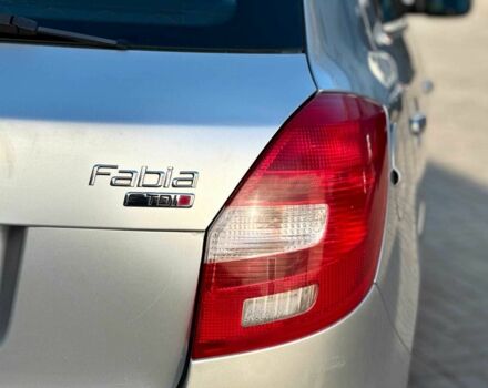 Серый Шкода Фабия, объемом двигателя 1.4 л и пробегом 225 тыс. км за 5400 $, фото 8 на Automoto.ua