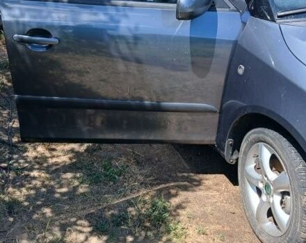 Серый Шкода Фабия, объемом двигателя 1.4 л и пробегом 272 тыс. км за 4900 $, фото 5 на Automoto.ua