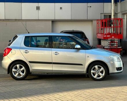 Серый Шкода Фабия, объемом двигателя 1.4 л и пробегом 225 тыс. км за 5400 $, фото 4 на Automoto.ua