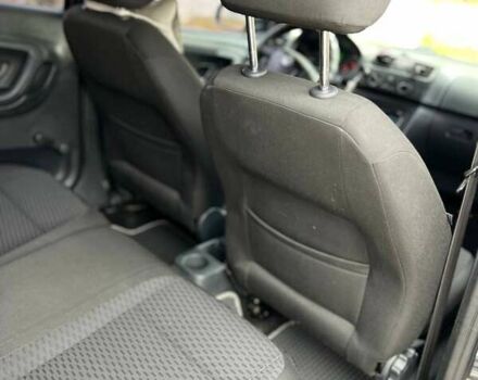 Сірий Шкода Фабія, об'ємом двигуна 1.2 л та пробігом 184 тис. км за 4999 $, фото 20 на Automoto.ua