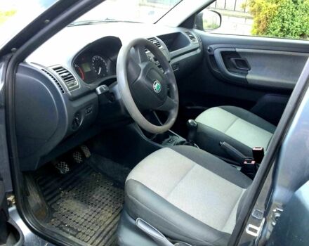 Шкода Фабия 2010 в Пятихатках на Automoto.ua Серый Шкода Фабия, объемом двигателя 1.4 л и пробегом 236 тыс. км за 5250 $, фото 5 на Automoto.ua