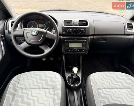 Серый Шкода Фабия, объемом двигателя 1.2 л и пробегом 152 тыс. км за 4500 $, фото 19 на Automoto.ua