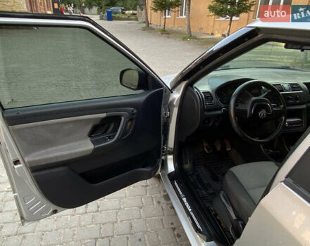 Шкода Фабия 2010 в Самборе на Automoto.ua Серый Шкода Фабия, объемом двигателя 1.39 л и пробегом 290 тыс. км за 4800 $, фото 22 на Automoto.ua