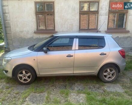 Серый Шкода Фабия, объемом двигателя 1.2 л и пробегом 350 тыс. км за 3700 $, фото 3 на Automoto.ua