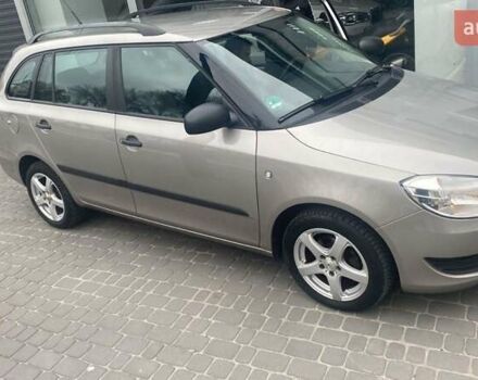 Серый Шкода Фабия, объемом двигателя 1.2 л и пробегом 209 тыс. км за 6200 $, фото 2 на Automoto.ua