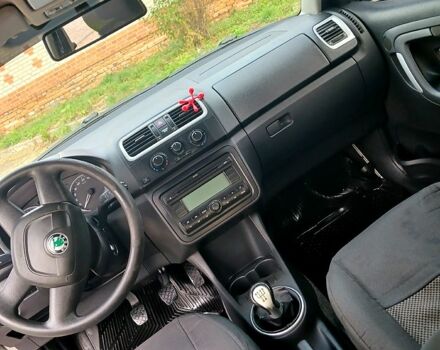 Серый Шкода Фабия, объемом двигателя 1.4 л и пробегом 235 тыс. км за 5700 $, фото 1 на Automoto.ua