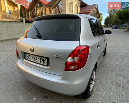 Шкода Фабия 2010 в Самборе на Automoto.ua Серый Шкода Фабия, объемом двигателя 1.39 л и пробегом 290 тыс. км за 4800 $, фото 4 на Automoto.ua