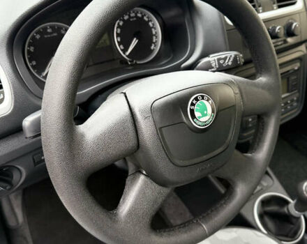 Серый Шкода Фабия, объемом двигателя 1.2 л и пробегом 152 тыс. км за 4500 $, фото 16 на Automoto.ua