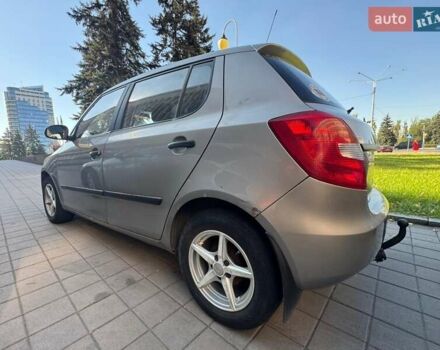 Серый Шкода Фабия, объемом двигателя 1.2 л и пробегом 406 тыс. км за 3500 $, фото 5 на Automoto.ua