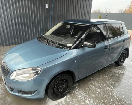 Серый Шкода Фабия, объемом двигателя 1.2 л и пробегом 204 тыс. км за 4100 $, фото 1 на Automoto.ua