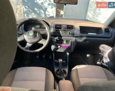 Шкода Фабия 2010 в Самборе на Automoto.ua Серый Шкода Фабия, объемом двигателя 1.39 л и пробегом 290 тыс. км за 4800 $, фото 28 на Automoto.ua