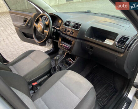 Шкода Фабия 2010 в Самборе на Automoto.ua Серый Шкода Фабия, объемом двигателя 1.39 л и пробегом 290 тыс. км за 4800 $, фото 26 на Automoto.ua