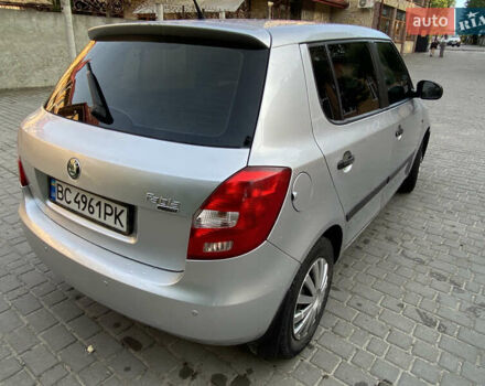 Шкода Фабия 2010 в Самборе на Automoto.ua Серый Шкода Фабия, объемом двигателя 1.39 л и пробегом 290 тыс. км за 4800 $, фото 16 на Automoto.ua