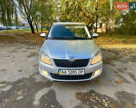 Сірий Шкода Фабія, об'ємом двигуна 1.4 л та пробігом 259 тис. км за 4999 $, фото 2 на Automoto.ua