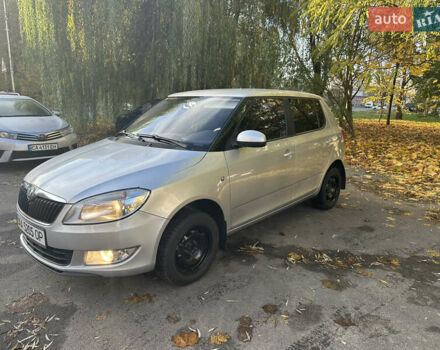 Шкода Фабия 2011 в Киеве на Automoto.ua Серый Шкода Фабия, объемом двигателя 1.4 л и пробегом 258 тыс. км за 5200 $, фото 5 на Automoto.ua