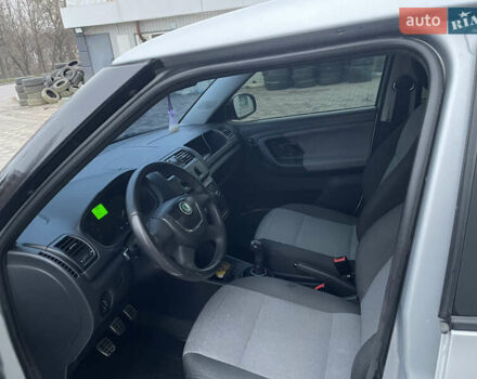 Серый Шкода Фабия, объемом двигателя 1.2 л и пробегом 271 тыс. км за 3800 $, фото 8 на Automoto.ua