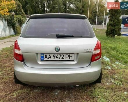 Шкода Фабия 2011 в Киеве на Automoto.ua Серый Шкода Фабия, объемом двигателя 1.6 л и пробегом 142 тыс. км за 7200 $, фото 4 на Automoto.ua