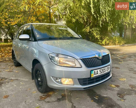 Сірий Шкода Фабія, об'ємом двигуна 1.4 л та пробігом 259 тис. км за 4999 $, фото 11 на Automoto.ua