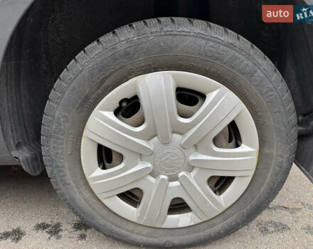 Сірий Шкода Фабія, об'ємом двигуна 1.2 л та пробігом 141 тис. км за 6100 $, фото 7 на Automoto.ua