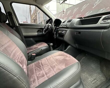 Серый Шкода Фабия, объемом двигателя 1.2 л и пробегом 271 тыс. км за 5200 $, фото 19 на Automoto.ua