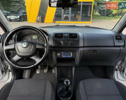 Сірий Шкода Фабія, об'ємом двигуна 1.39 л та пробігом 315 тис. км за 4999 $, фото 13 на Automoto.ua