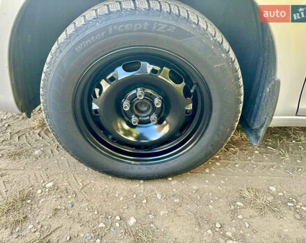 Серый Шкода Фабия, объемом двигателя 1.4 л и пробегом 260 тыс. км за 5000 $, фото 7 на Automoto.ua