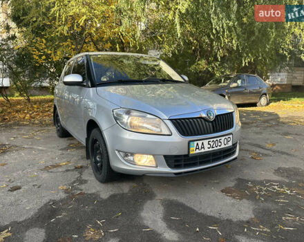 Шкода Фабия 2011 в Киеве на Automoto.ua Серый Шкода Фабия, объемом двигателя 1.4 л и пробегом 258 тыс. км за 5200 $, фото 1 на Automoto.ua