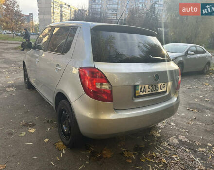 Шкода Фабия 2011 в Киеве на Automoto.ua Серый Шкода Фабия, объемом двигателя 1.4 л и пробегом 258 тыс. км за 5200 $, фото 8 на Automoto.ua