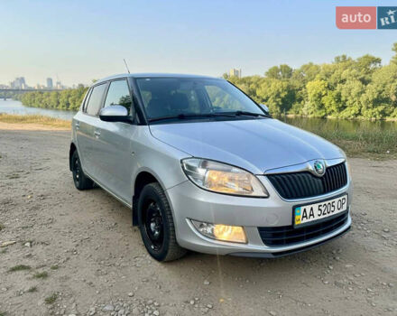 Серый Шкода Фабия, объемом двигателя 1.4 л и пробегом 260 тыс. км за 5000 $, фото 3 на Automoto.ua