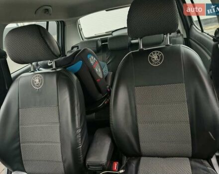 Серый Шкода Фабия, объемом двигателя 1.39 л и пробегом 162 тыс. км за 5100 $, фото 7 на Automoto.ua