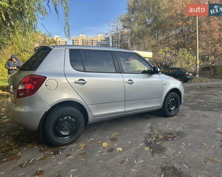 Шкода Фабия 2011 в Киеве на Automoto.ua Серый Шкода Фабия, объемом двигателя 1.4 л и пробегом 258 тыс. км за 5200 $, фото 14 на Automoto.ua