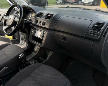 Сірий Шкода Фабія, об'ємом двигуна 1.39 л та пробігом 315 тис. км за 4999 $, фото 11 на Automoto.ua