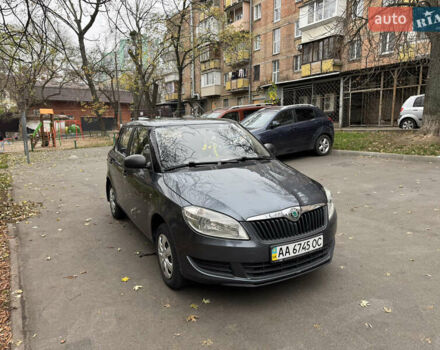 Сірий Шкода Фабія, об'ємом двигуна 1.2 л та пробігом 141 тис. км за 6100 $, фото 2 на Automoto.ua
