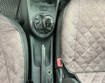 Серый Шкода Фабия, объемом двигателя 1.2 л и пробегом 157 тыс. км за 5000 $, фото 5 на Automoto.ua