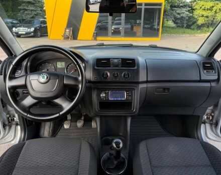 Серый Шкода Фабия, объемом двигателя 1.4 л и пробегом 300 тыс. км за 4500 $, фото 11 на Automoto.ua