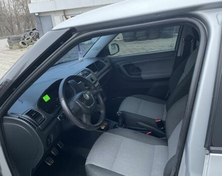 Сірий Шкода Фабія, об'ємом двигуна 1.2 л та пробігом 271 тис. км за 3600 $, фото 5 на Automoto.ua