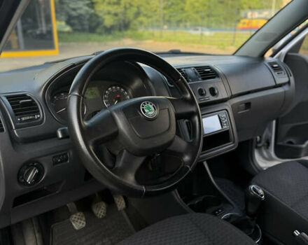Сірий Шкода Фабія, об'ємом двигуна 1.39 л та пробігом 315 тис. км за 4999 $, фото 16 на Automoto.ua