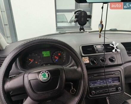 Серый Шкода Фабия, объемом двигателя 1.39 л и пробегом 162 тыс. км за 5100 $, фото 8 на Automoto.ua