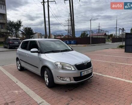 Шкода Фабия 2011 в Ужгороде на Automoto.ua Серый Шкода Фабия, объемом двигателя 1.2 л и пробегом 277 тыс. км за 5000 $, фото 1 на Automoto.ua