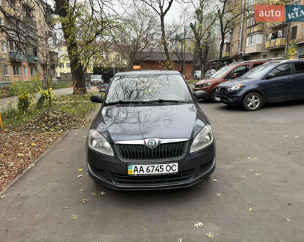 Сірий Шкода Фабія, об'ємом двигуна 1.2 л та пробігом 141 тис. км за 6100 $, фото 1 на Automoto.ua