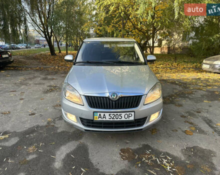 Шкода Фабия 2011 в Киеве на Automoto.ua Серый Шкода Фабия, объемом двигателя 1.4 л и пробегом 258 тыс. км за 5200 $, фото 7 на Automoto.ua